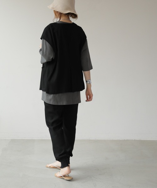 frames RAY CASSIN（フレームスレイカズン）の「WEB限定 リネンブレンドノーカラージレ セットアップ着用可（ベスト・レディース・ブラック/グレイッシュベージュ/キナリ・FREE）」の13枚目の写真