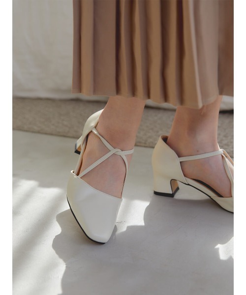 Ayla(アイラ)の「cross strap pumps(パンプス・レディース・ブラック/アイボリー・24.5cm/25.0cm/23.5cm/24.0cm/23.0cm)」の8枚目の写真