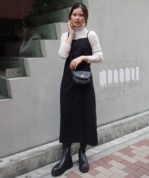 CORNERS(コーナーズ)の「スリットキャミワンピース(ワンピース・レディース・ブラック/ブラウン/アイボリー・S/M/L)」の3枚目の写真