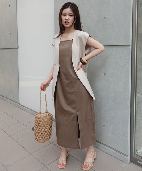 CORNERS(コーナーズ)の「スリットキャミワンピース(ワンピース・レディース・ブラック/ブラウン/アイボリー・S/M/L)」の16枚目の写真