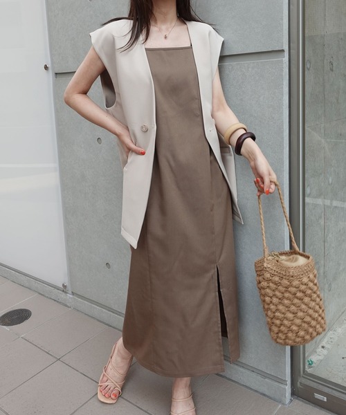 CORNERS(コーナーズ)の「スリットキャミワンピース(ワンピース・レディース・ブラック/ブラウン/アイボリー・S/M/L)」の17枚目の写真