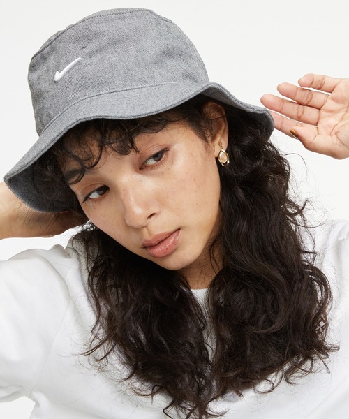 NIKE(ナイキ)の「ナイキ スポーツウェア バケットハット / Nike Sportswear Bucket Hat<S-XL 展開>(ハット・メンズ・ゴールド系その他/ブラック/グレー系その他・S/M/M/L/L/XL)」の17枚目の写真