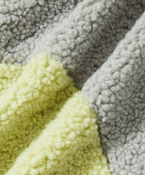 ADAM ET ROPE'(アダムエロペ)の「【WEB限定】カラーブロック バイカラー ボリュームスリーブ ビッグ ボアブルゾン/ユニセックス(ブルゾン・メンズ・グレー/ベージュ/ネイビー・L/M)」の19枚目の写真