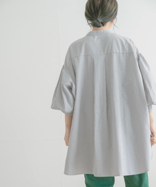 ITEMS URBANRESEARCH（アイテムズ アーバンリサーチ）の「ストライプボリュームブラウス（シャツ/ブラウス・レディース・ブルー/ブラック/グリーン・FREE）」の17枚目の写真