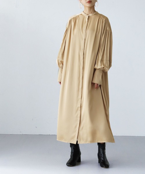 HER CLOSET（ハークローゼット）の「【shemoshelly】サテンギャザーシャツドレス（シャツワンピース・レディース・ベージュ/ブラック/ホワイト・M）」の18枚目の写真
