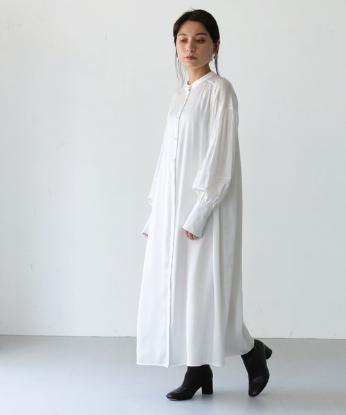 HER CLOSET（ハークローゼット）の「【shemoshelly】サテンギャザーシャツドレス（シャツワンピース・レディース・ベージュ/ブラック/ホワイト・M）」の6枚目の写真