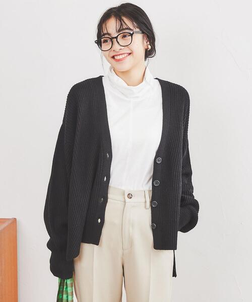 coen（コーエン）の「［洗える］カタアゼリラックスVネックカーディガン#（WEB限定カラー）（カーディガン/ボレロ・レディース・ダークグリーン/オレンジ/マスタード/ブラック/ライトグレー/コバルトブルー/オフホワイト/モカ/ダークグレー・FREE）」の12枚目の写真