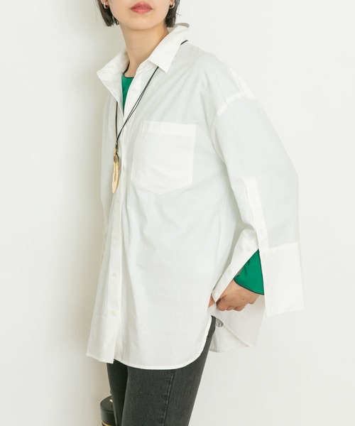 UR Lab.(アーバンリサーチラボ)の「ボタンデザインシャツ(シャツ/ブラウス・レディース・ベージュ/ブルー/アイボリー・FREE)」の2枚目の写真