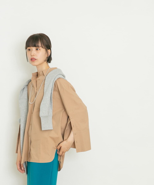 UR Lab.(アーバンリサーチラボ)の「ボタンデザインシャツ(シャツ/ブラウス・レディース・ベージュ/ブルー/アイボリー・FREE)」の4枚目の写真