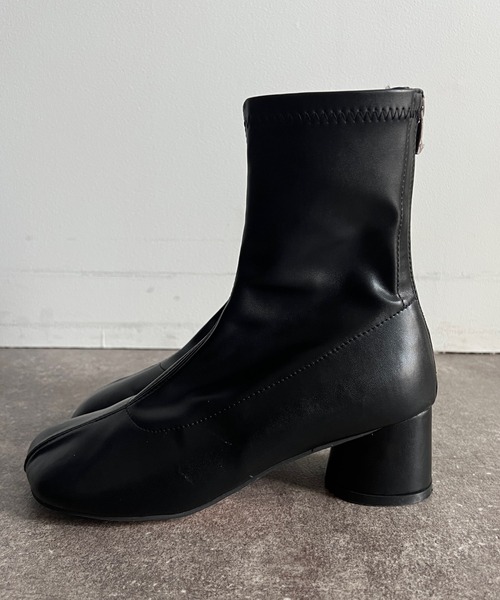 DouDou（ドゥドゥ）の「ヒールアップスクエアショートブーツ（ブーツ・レディース・ブラック/ベージュ・M/L）」の8枚目の写真