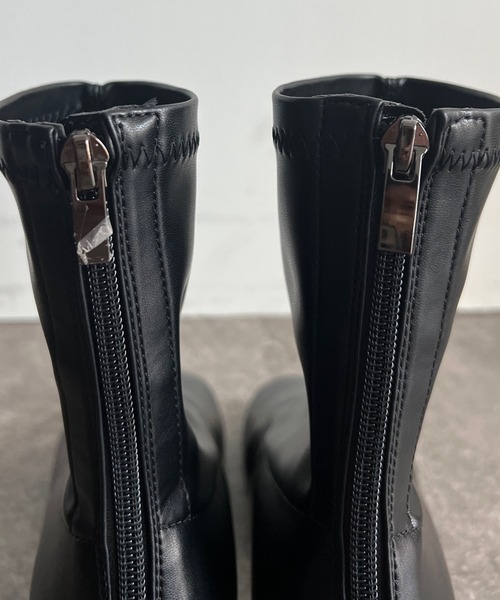 DouDou（ドゥドゥ）の「ヒールアップスクエアショートブーツ（ブーツ・レディース・ブラック/ベージュ・M/L）」の11枚目の写真