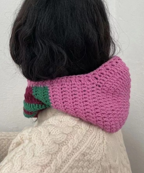 Vipoa（ヴィポア）の「ざっくりニットマルチカラーバラクラバ（ネックウォーマー/スヌード・レディース・ブルー/ピンク/アイボリー/グレー・FREE）」の18枚目の写真