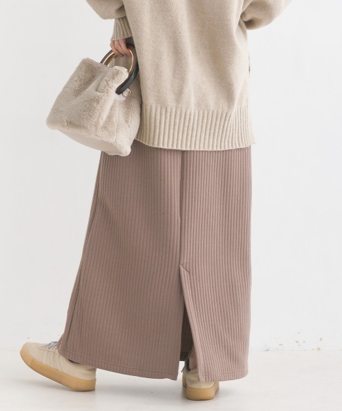 OMNES（オムネス）の「ラインキルトIラインマキシスカート（スカート・レディース・ブラック/モカ/ライトカーキ/ピンクベージュ・FREE）」の13枚目の写真