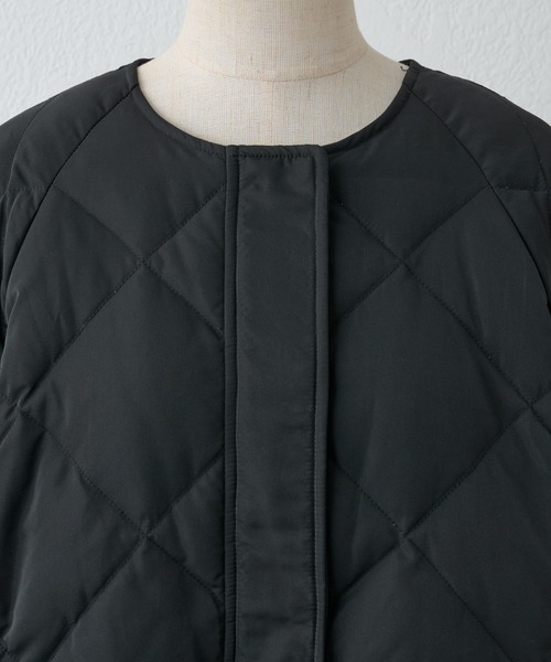 BEARDSLEY（ビアズリー）の「【FRIPIER/フリピエ】バナナスリーブノーカラーショートダウン：すぐにお届け！（ダウンジャケット/コート・レディース・ブラック/アイボリー・FREE）」の7枚目の写真