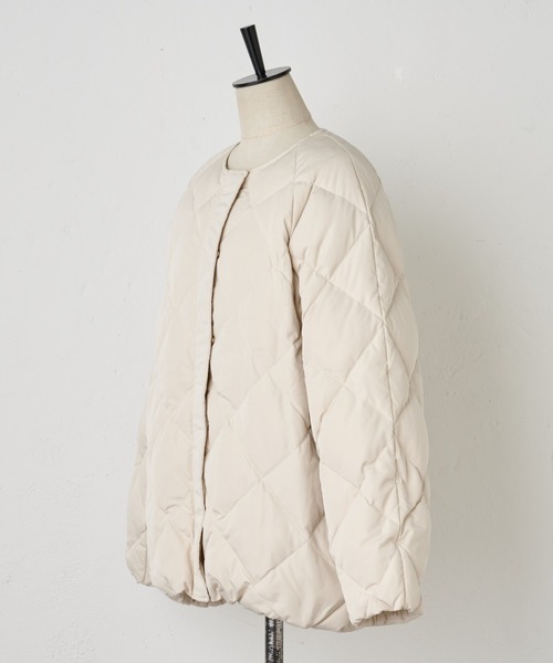 BEARDSLEY（ビアズリー）の「【FRIPIER/フリピエ】バナナスリーブノーカラーショートダウン：すぐにお届け！（ダウンジャケット/コート・レディース・ブラック/アイボリー・FREE）」の20枚目の写真