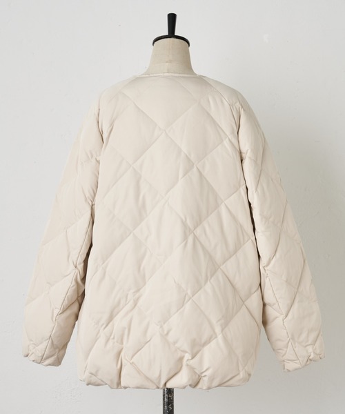 BEARDSLEY（ビアズリー）の「【FRIPIER/フリピエ】バナナスリーブノーカラーショートダウン：すぐにお届け！（ダウンジャケット/コート・レディース・ブラック/アイボリー・FREE）」の22枚目の写真