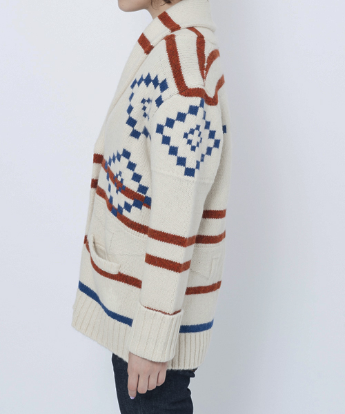 MILKFED.（ミルクフェド）の「【mini12月号掲載】SHAWL COLLAR NATIVE CARDIGAN（カーディガン/ボレロ・レディース・ホワイト/ブラウン・ONE SIZE）」の6枚目の写真