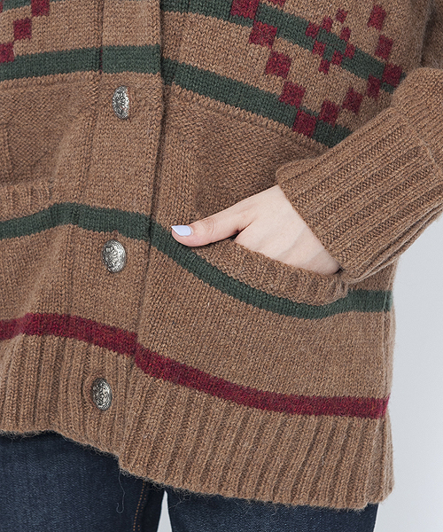 MILKFED.（ミルクフェド）の「【mini12月号掲載】SHAWL COLLAR NATIVE CARDIGAN（カーディガン/ボレロ・レディース・ホワイト/ブラウン・ONE SIZE）」の9枚目の写真