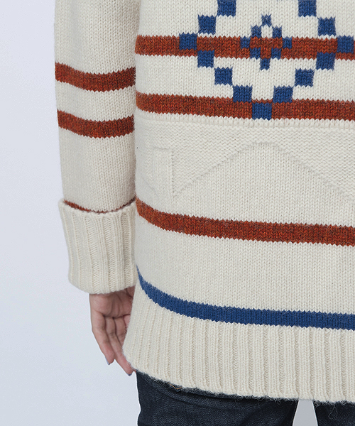 MILKFED.（ミルクフェド）の「【mini12月号掲載】SHAWL COLLAR NATIVE CARDIGAN（カーディガン/ボレロ・レディース・ホワイト/ブラウン・ONE SIZE）」の12枚目の写真