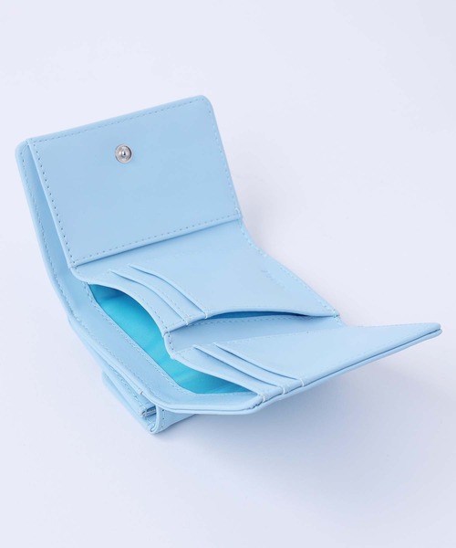 X-girl（エックスガール）の「FAUX LEATHER MINI WALLET（財布・レディース・ライトブルー/ブラック/ホワイト・ONE SIZE）」の6枚目の写真