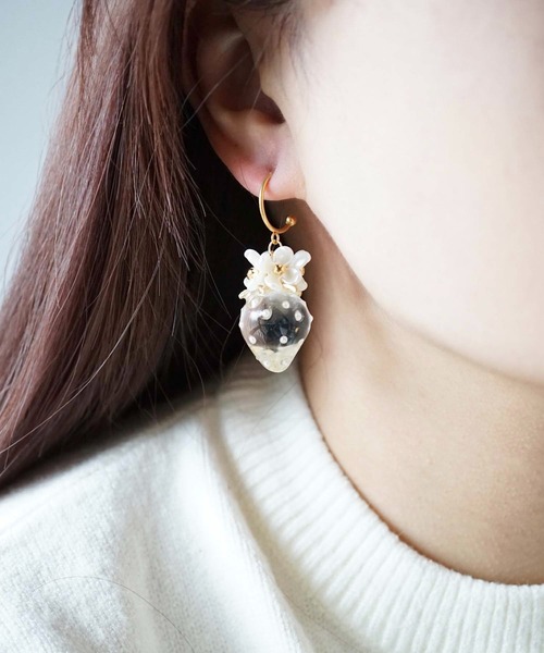 CERCA(チェルカ)の「jolie minette/いちごフラワー フープ ピアス/サージカルステンレス316L(ピアス(両耳用)・レディース・シルバー/ゴールド/ブラウン/ベージュ/ブラック・FREE)」の12枚目の写真
