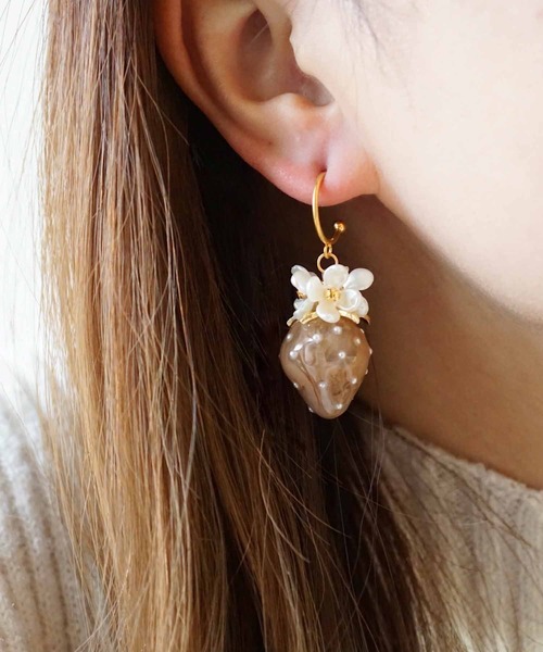 CERCA(チェルカ)の「jolie minette/いちごフラワー フープ ピアス/サージカルステンレス316L(ピアス(両耳用)・レディース・シルバー/ゴールド/ブラウン/ベージュ/ブラック・FREE)」の22枚目の写真