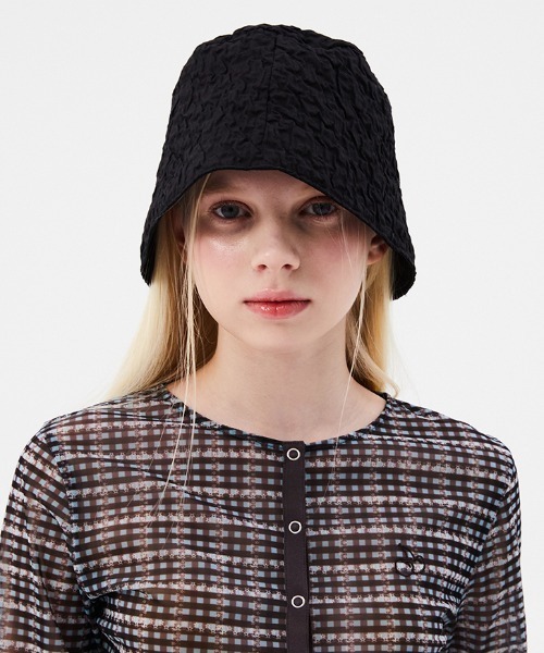 KIRSH(キルシー)の「KIRSH CHERRY REVERSIBLE WRINKLE BUCKET HAT/キルシーチェリーリバーシブルリンクルバケットハット(ハット・レディース・ホワイト/ブラック・ONE SIZE)」の1枚目の写真