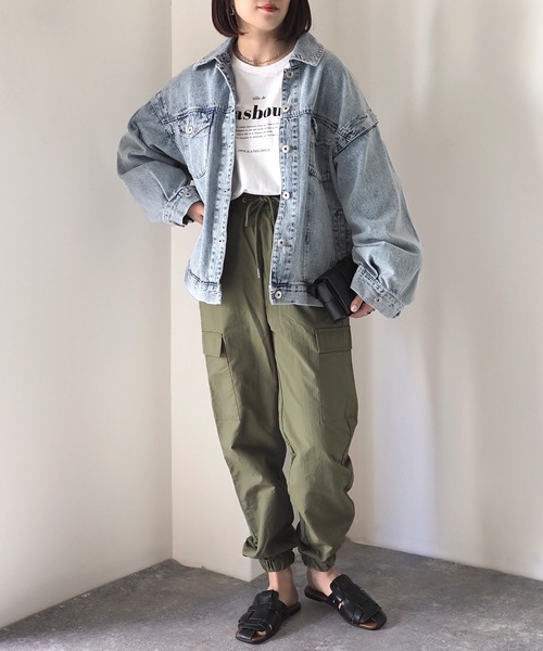 Riberry（リベリー）の「オーバーサイズデニムジャケット（デニムジャケット・レディース・ケミカルウォッシュ/ブルー・FREE）」の4枚目の写真