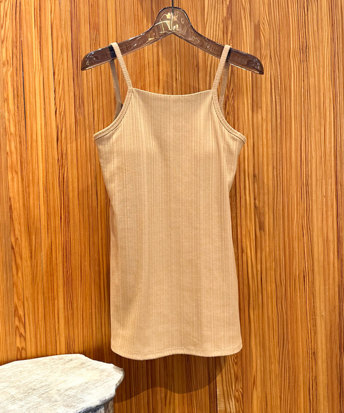 CITYSHOP（シティーショップ）の「AMERICAN SLEEVE CAMI：キャミソール（キャミソール・レディース・レッド/ベージュ/ブラック・FREE）」の2枚目の写真