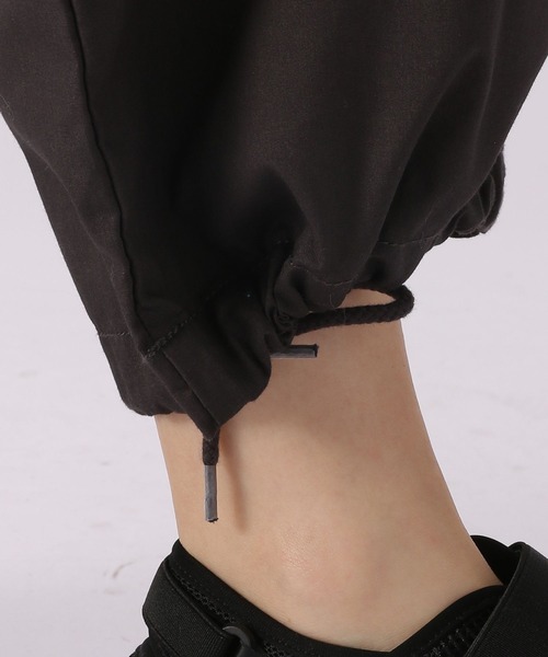 niko and...（ニコアンド）の「【Chill Pants】ドライチルイージーミリパンツ（カーゴパンツ・レディース・ブラック/ベージュ/カーキ/サックスブルー/パープル/サーモンピンク・FREE）」の18枚目の写真