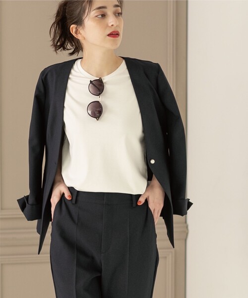 OPAQUE.CLIP（オペークドットクリップ）の「◆セットアップ対応 パール調ボタンノーカラージャケット【洗濯機洗い可/アンチピリング/ストレッチ】（ノーカラージャケット・レディース・ネイビー/ライトベージュ・36/38/40/42）」の5枚目の写真