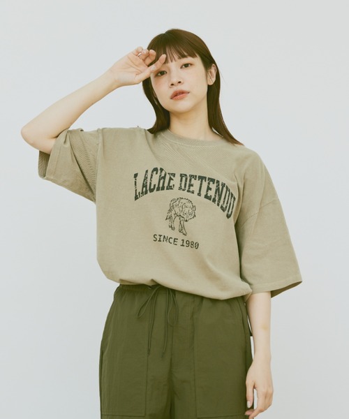flaner（フラネ）の「Loose pigment wolf tee/ルーズピグメントウルフT（Tシャツ/カットソー・レディース・ベージュ/チャコールグレー・MEDIUM/LARGE）」の2枚目の写真