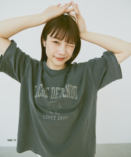 flaner（フラネ）の「Loose pigment wolf tee/ルーズピグメントウルフT（Tシャツ/カットソー・レディース・ベージュ/チャコールグレー・MEDIUM/LARGE）」の9枚目の写真