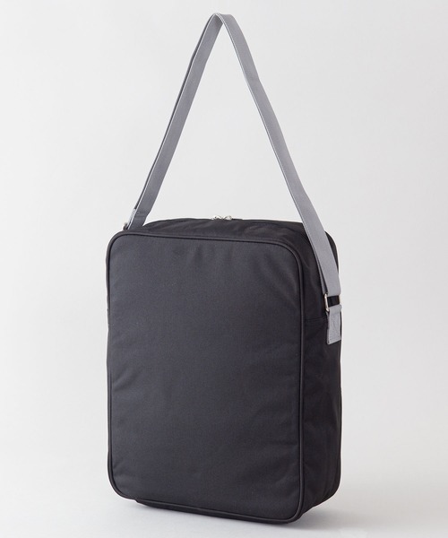 PLAYBOY（プレイボーイ）の「【PLAY BOY/プレイボーイ】斜めがけスクールバッグ　ショルダーバッグ（ショルダーバッグ・レディース・ネイビー/ブラック・FREE）」の5枚目の写真