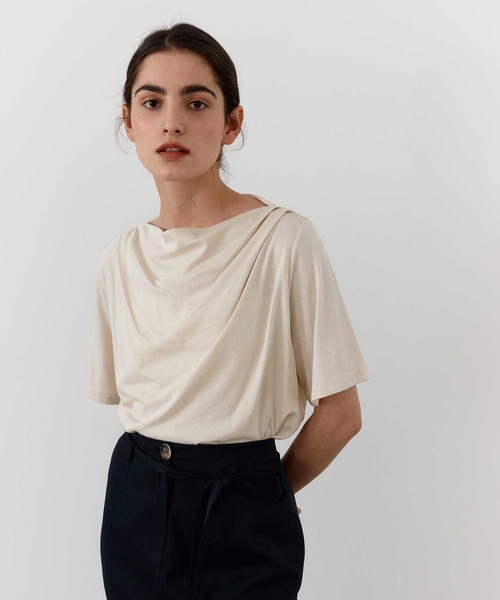 MOHAN(モハン)の「【MOHAN 】TWRドレープ ネック トップ / TWR DRAPED NECK TOP(Tシャツ/カットソー・レディース・スカイブルー/ブラック/クリーム・SMALL)」の11枚目の写真