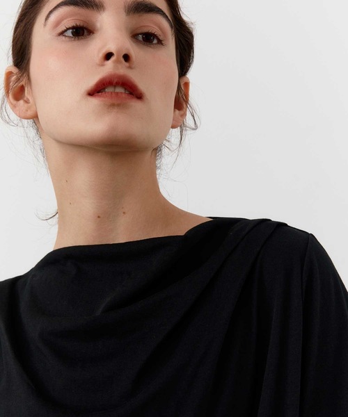 MOHAN(モハン)の「【MOHAN 】TWRドレープ ネック トップ / TWR DRAPED NECK TOP(Tシャツ/カットソー・レディース・スカイブルー/ブラック/クリーム・SMALL)」の13枚目の写真