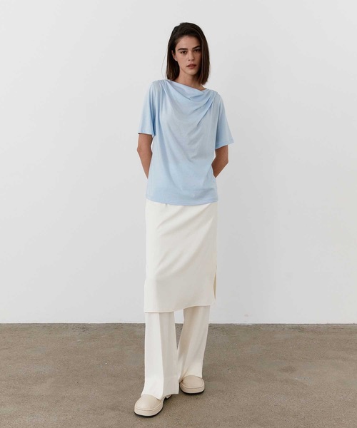 MOHAN(モハン)の「【MOHAN 】TWRドレープ ネック トップ / TWR DRAPED NECK TOP(Tシャツ/カットソー・レディース・スカイブルー/ブラック/クリーム・SMALL)」の9枚目の写真