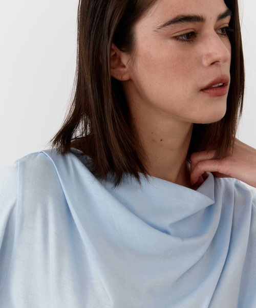 MOHAN(モハン)の「【MOHAN 】TWRドレープ ネック トップ / TWR DRAPED NECK TOP(Tシャツ/カットソー・レディース・スカイブルー/ブラック/クリーム・SMALL)」の6枚目の写真