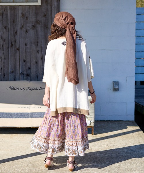 チャイハネ（チャイハネ）の「【チャイハネ】リネーシャストール（ストール/ショール・レディース・ホワイト/ブラウン/カーキ/ブラック・FREE）」の9枚目の写真