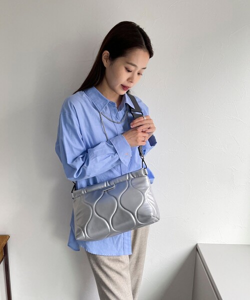 LE VERNIS(ル・ベルニ)の「【LE VERNIS】キルティングクラッチバッグ(クラッチバッグ・レディース・ブラック/ブラウン/シルバー・FREE)」の4枚目の写真