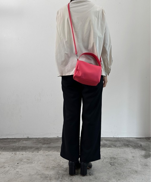 AT CREATION(アットクリエイション)の「EM:AT CREATION シカク2WAYショルダー(トートバッグ・レディース・アイボリー/ブラック/ピンク/ブルー・FREE)」の17枚目の写真