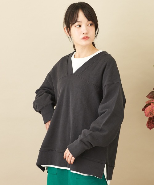 CUBE SUGAR（キューブシュガー）の「鹿の子裏毛スウェットＶネックプルオーバー（スウェット・レディース・スミクロ/ナチュラル/イエロー・M）」の2枚目の写真