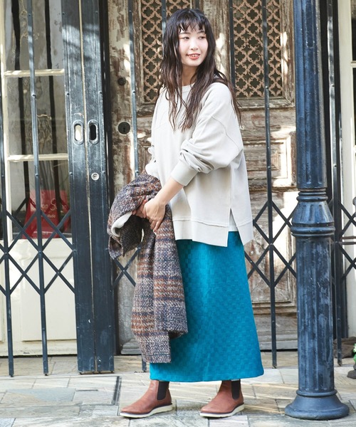 CUBE SUGAR（キューブシュガー）の「鹿の子裏毛スウェットＶネックプルオーバー（スウェット・レディース・スミクロ/ナチュラル/イエロー・M）」の4枚目の写真