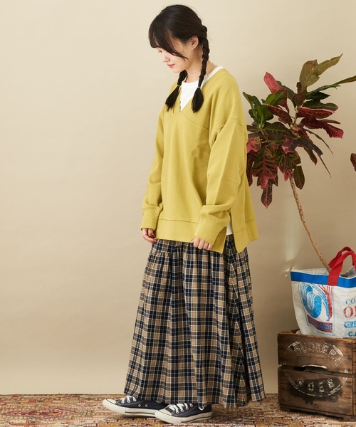 CUBE SUGAR（キューブシュガー）の「鹿の子裏毛スウェットＶネックプルオーバー（スウェット・レディース・スミクロ/ナチュラル/イエロー・M）」の14枚目の写真