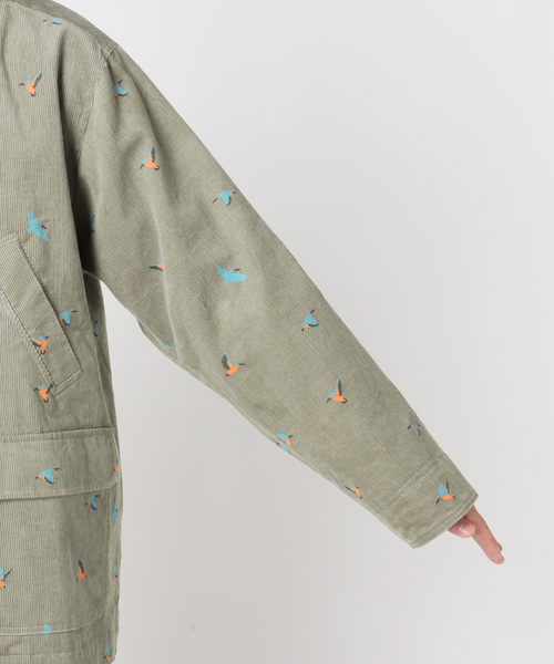 JOURNAL STANDARD relume（ジャーナルスタンダード　レリューム）の「総柄 コーデュロイ ハンティングジャケット "BIRD"（カバーオール・メンズ・オリーブ/ブラック・MEDIUM/LARGE）」の5枚目の写真