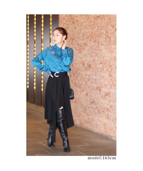 Sawa a la mode(サワアラモード)の「花レースサテンシャツブラウス(シャツ/ブラウス・レディース・ブルー/ブラック・FREE)」の13枚目の写真