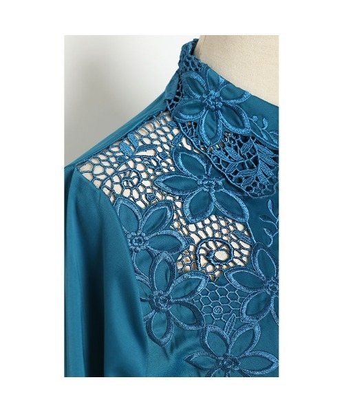 Sawa a la mode(サワアラモード)の「花レースサテンシャツブラウス(シャツ/ブラウス・レディース・ブルー/ブラック・FREE)」の15枚目の写真