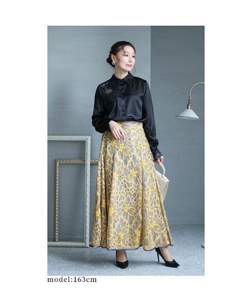 Sawa a la mode(サワアラモード)の「花レースサテンシャツブラウス(シャツ/ブラウス・レディース・ブルー/ブラック・FREE)」の18枚目の写真