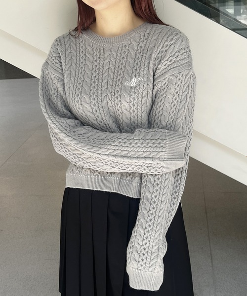 179/WG(イチナナキュウダブルジー)の「配色ステッチケーブル編みニットプルオーバー(ニット/セーター・レディース・サックスブルー/ネイビー/オフホワイト・FREE)」の1枚目の写真