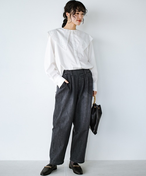 haco!(ハコ)の「シルエットのかっこよさと楽ちんさに定評がある別注 refined works デニムテーパードパンツ(デニムパンツ・レディース・グレー/インディゴブルー・SMALL/MEDIUM/LARGE/X-LARGE)」の15枚目の写真
